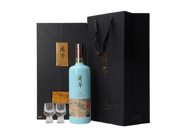绍兴会稽山黄酒回收兰亭大师三十年陈酿1L礼盒装绍兴黄酒行情价格